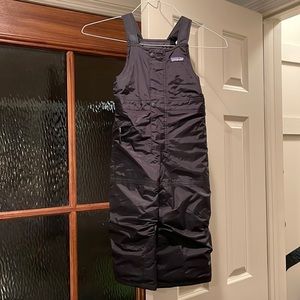 3T Patagonia Baby Snow Pile Bibs in black